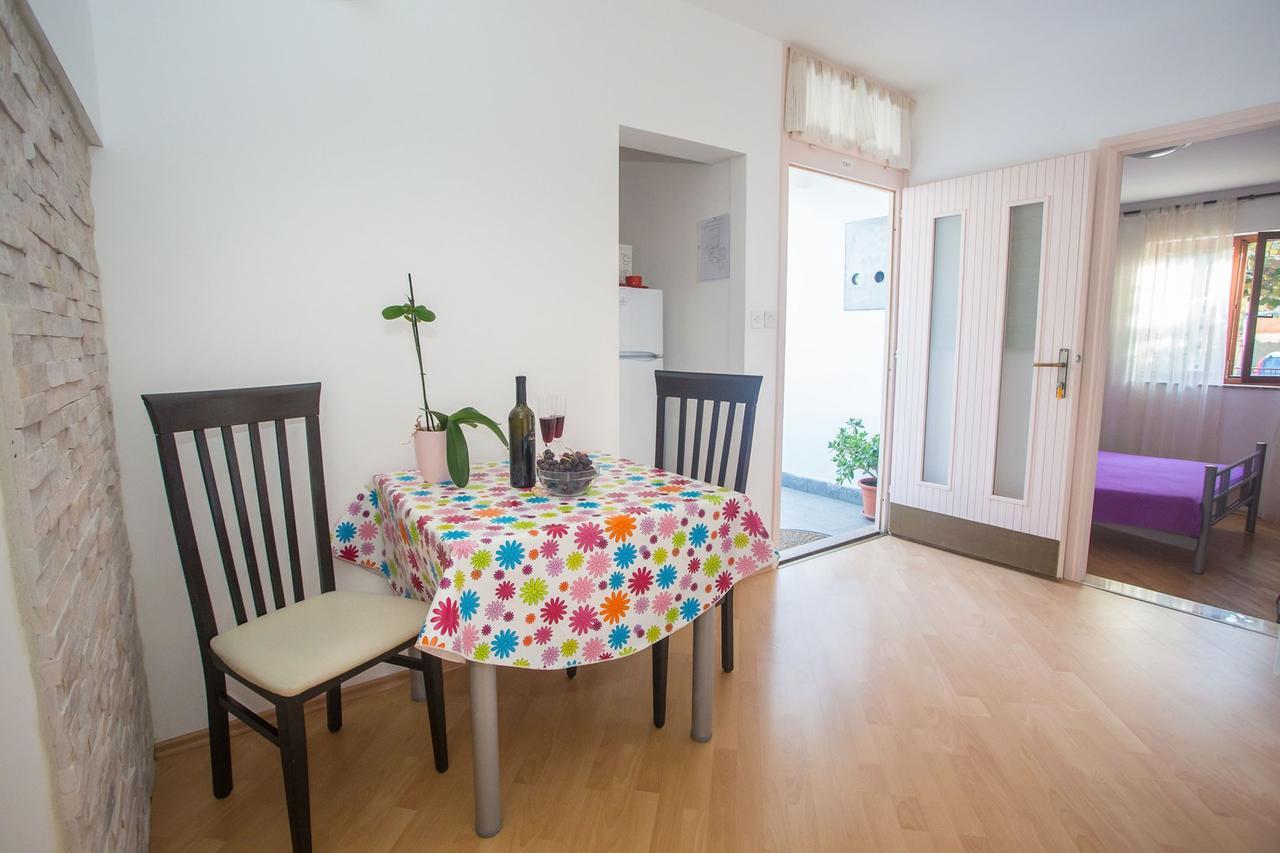 App. Fiorela Hotel Porec Ngoại thất bức ảnh