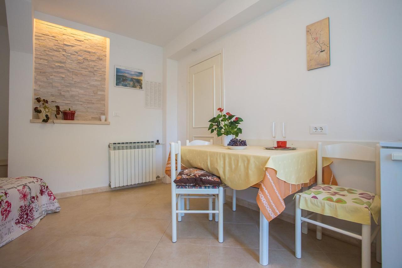 App. Fiorela Hotel Porec Ngoại thất bức ảnh