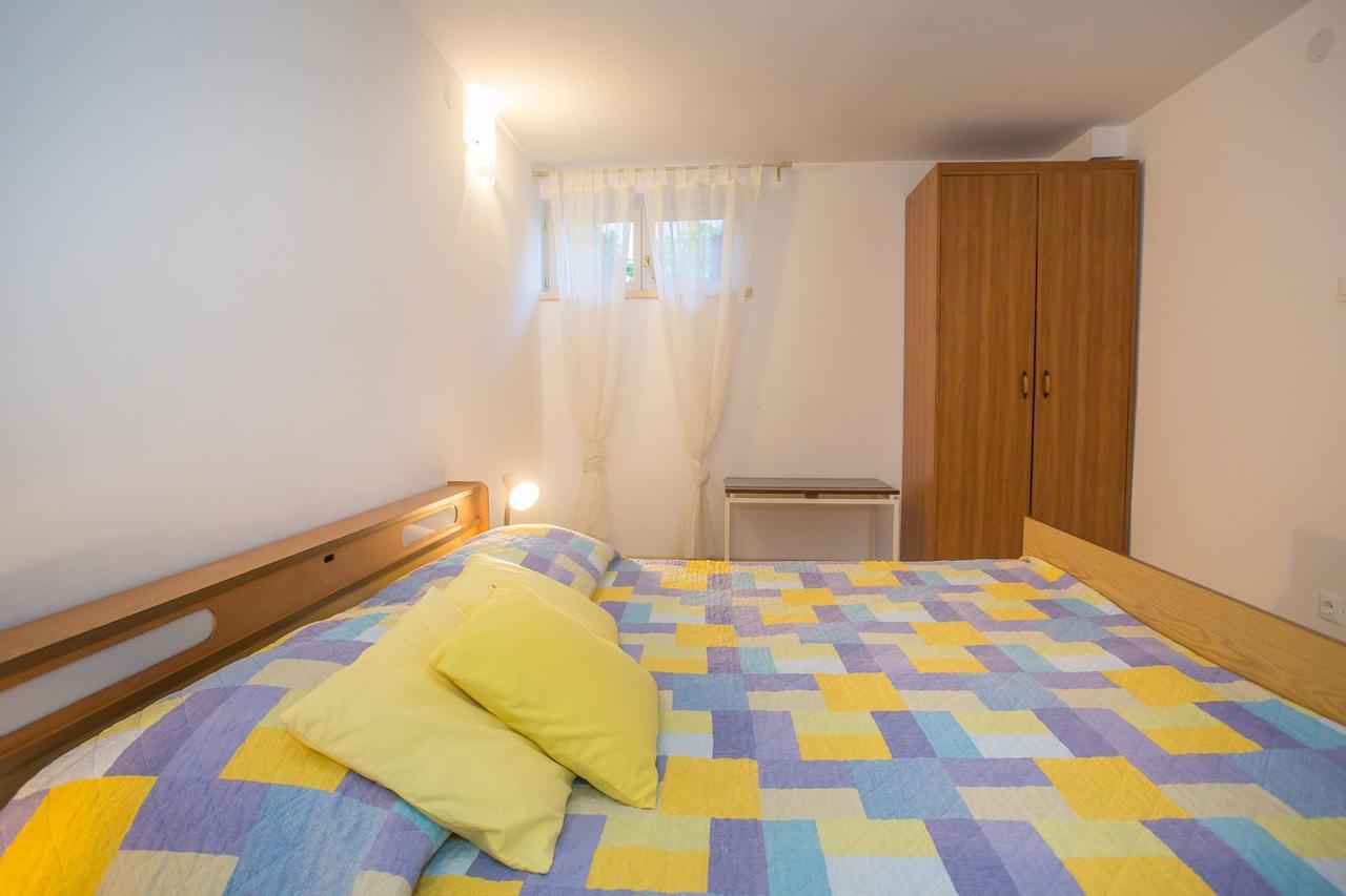 App. Fiorela Hotel Porec Ngoại thất bức ảnh