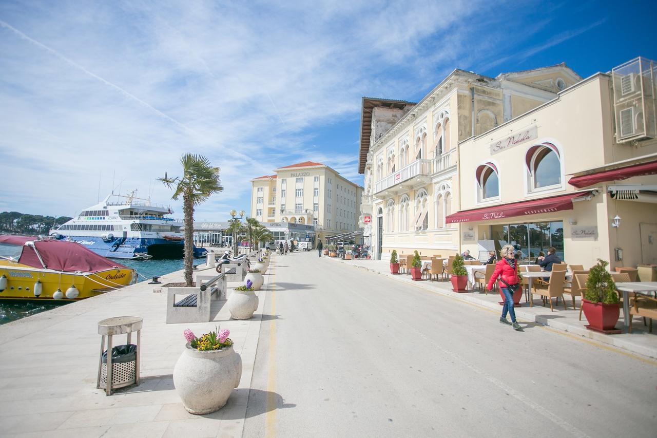 App. Fiorela Hotel Porec Ngoại thất bức ảnh