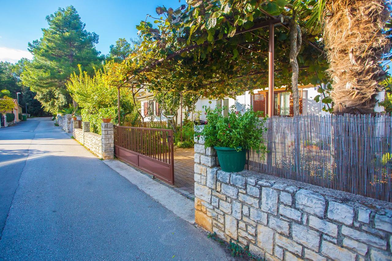App. Fiorela Hotel Porec Ngoại thất bức ảnh